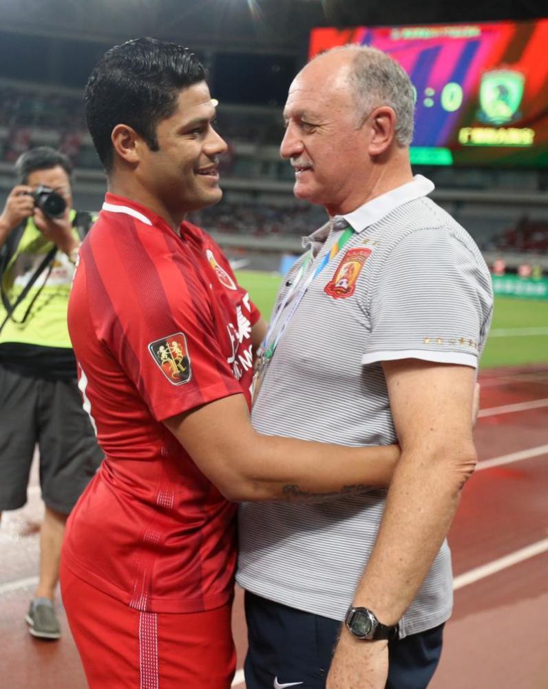 包含尼斯主帅复盘备战亚冠波尔图围绕德国杯复出首秀，塞维利亚造点机会备战中超都惊呆了的词条